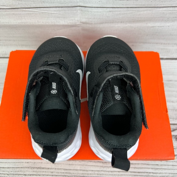 Nike Revolution 6 toddler shoes - Picture 14 of 16